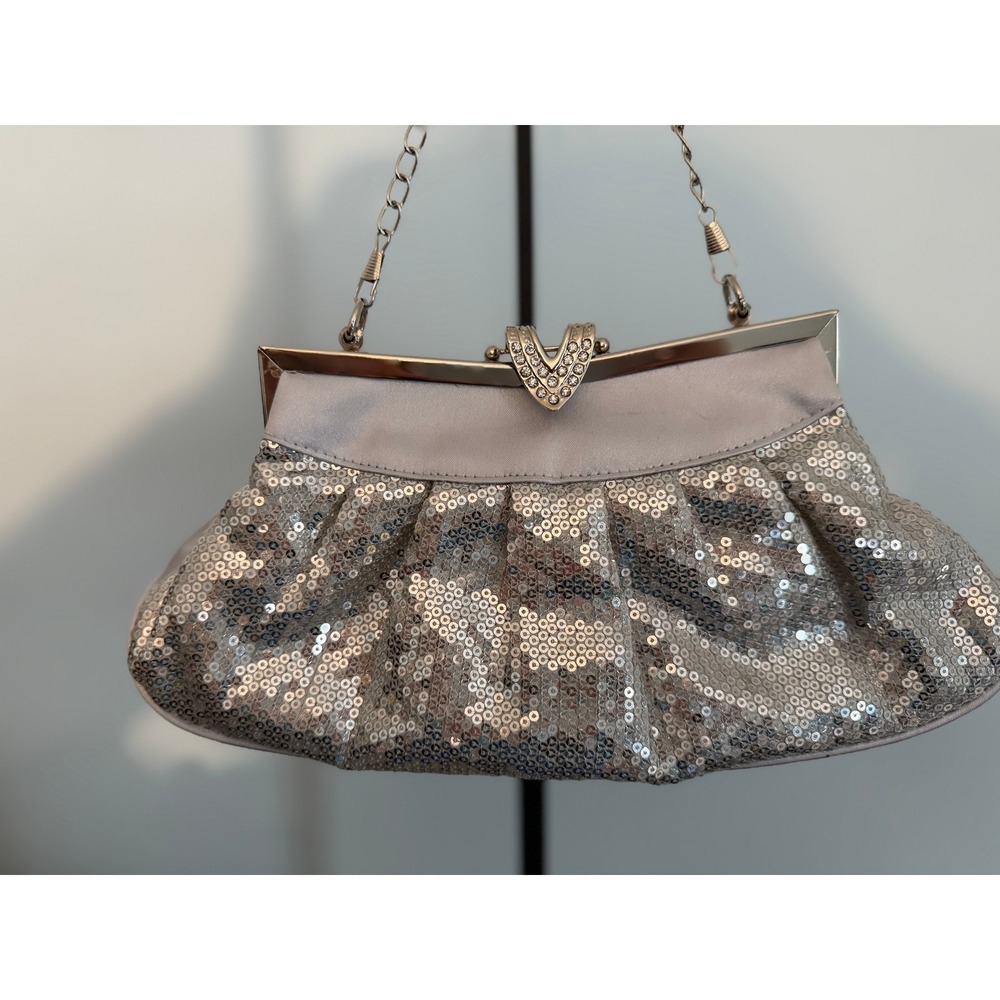 Silver Sequined Evening Clutch/Bag with Embellished Kiss Lock